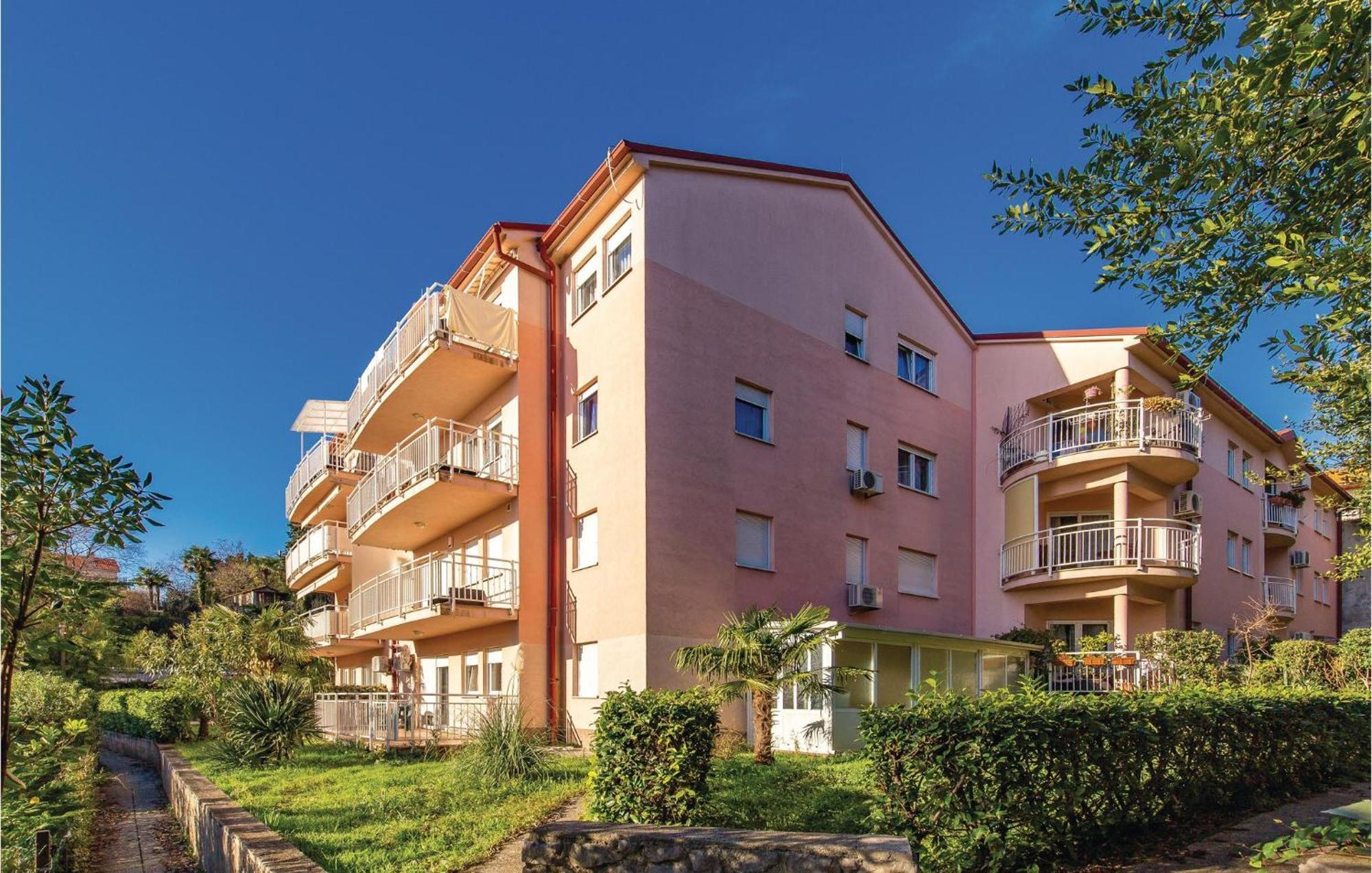 1 Bedroom Amazing Apartment In Rijeka Eksteriør billede